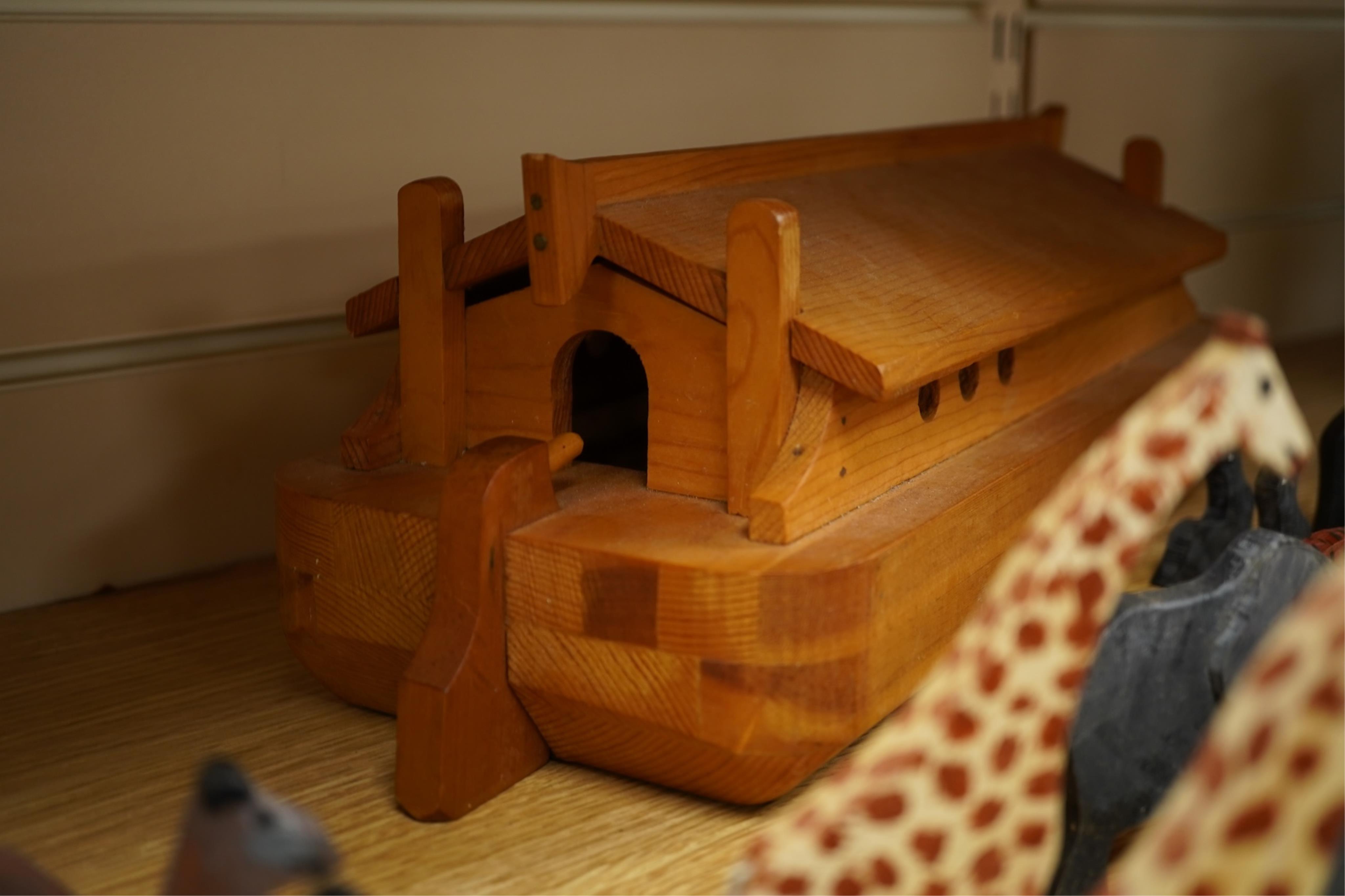 A 20th century Noah’s Ark, and animals, 43cm wide